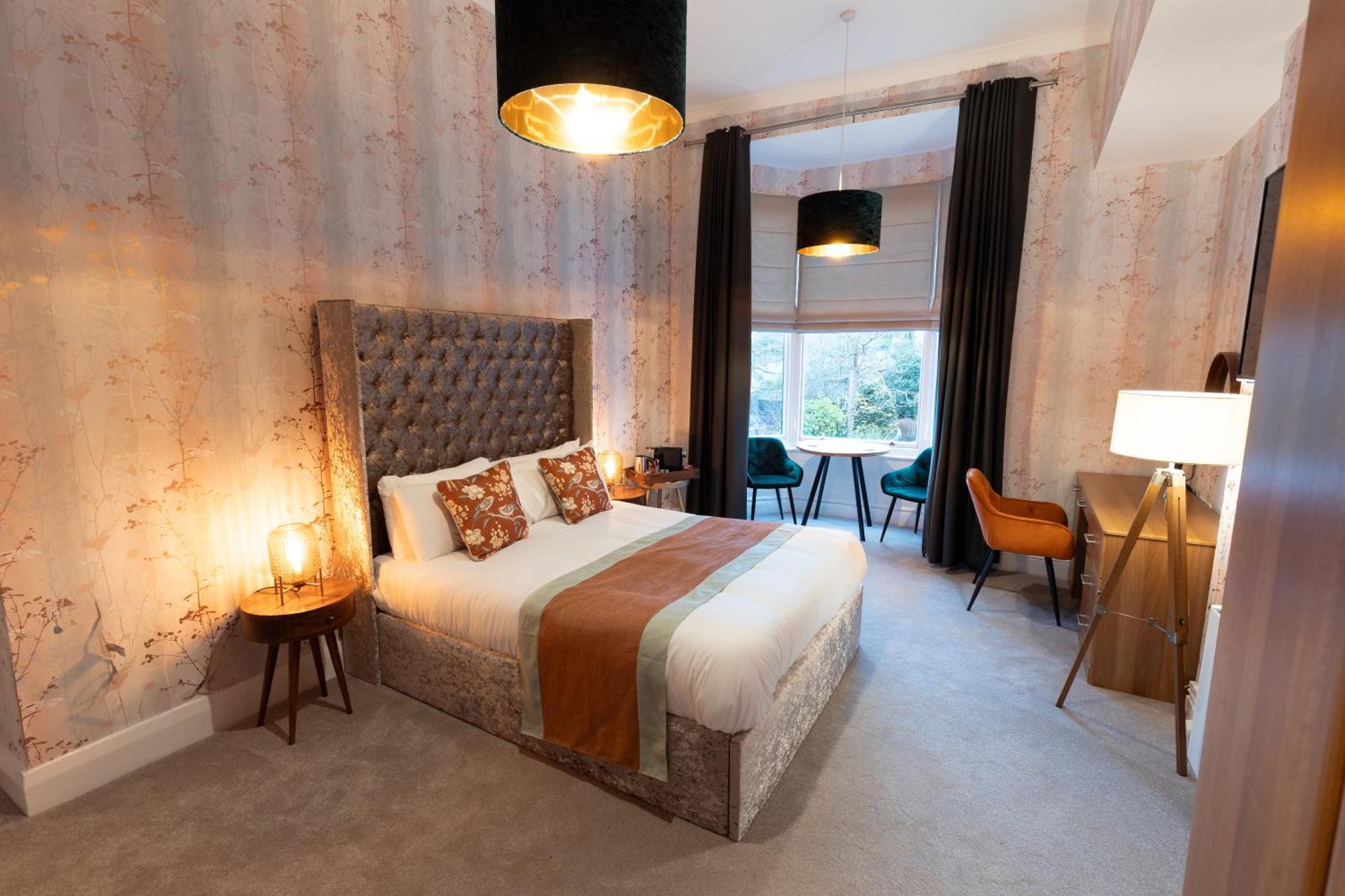 The Resolution Hotel วิทบี ภายนอก รูปภาพ